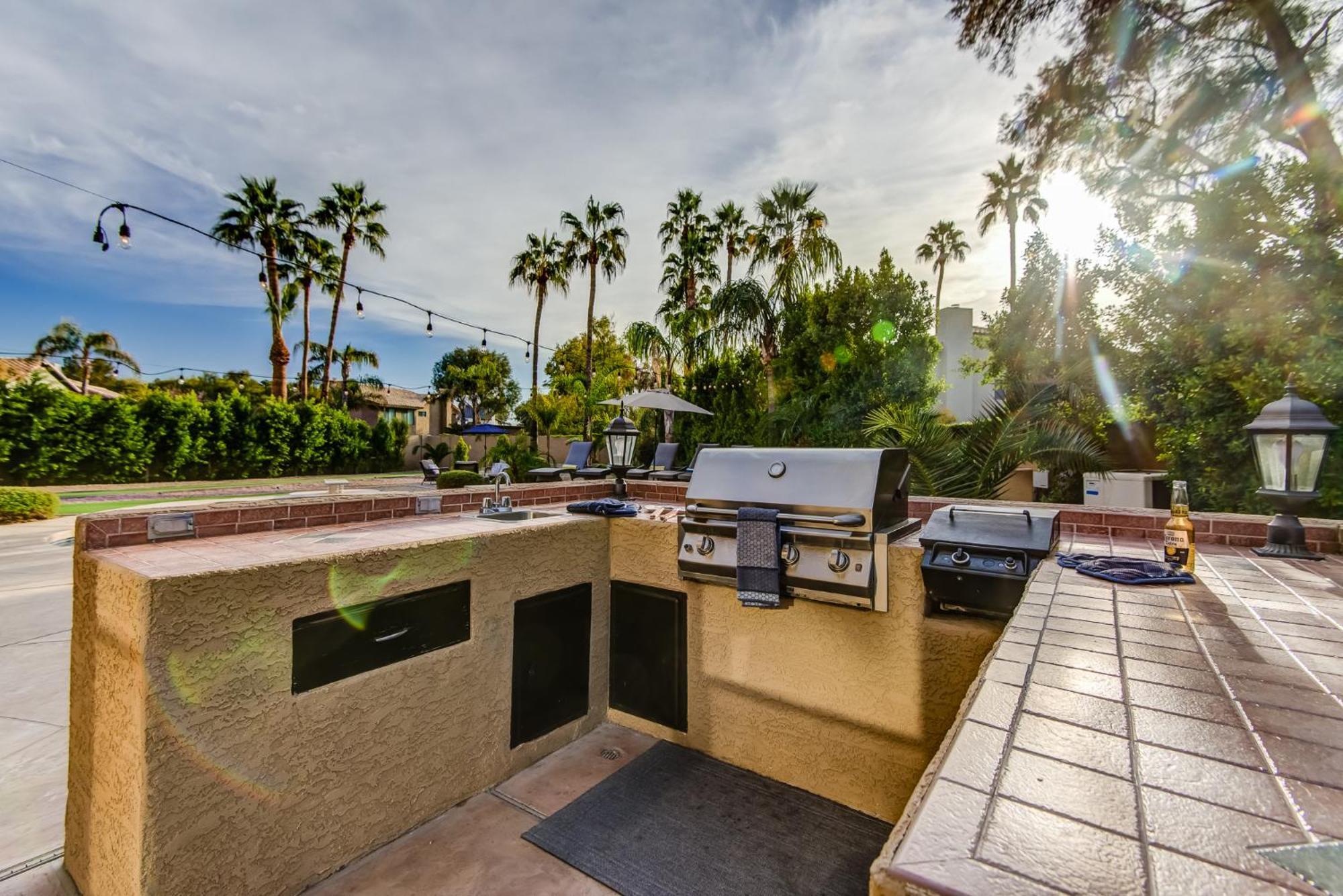 Scottsdale Desert Dream Estate Resort Style Lounging, Palm Trees, Pool & Hot Tub, Putting Green Phoenix Exterior photo