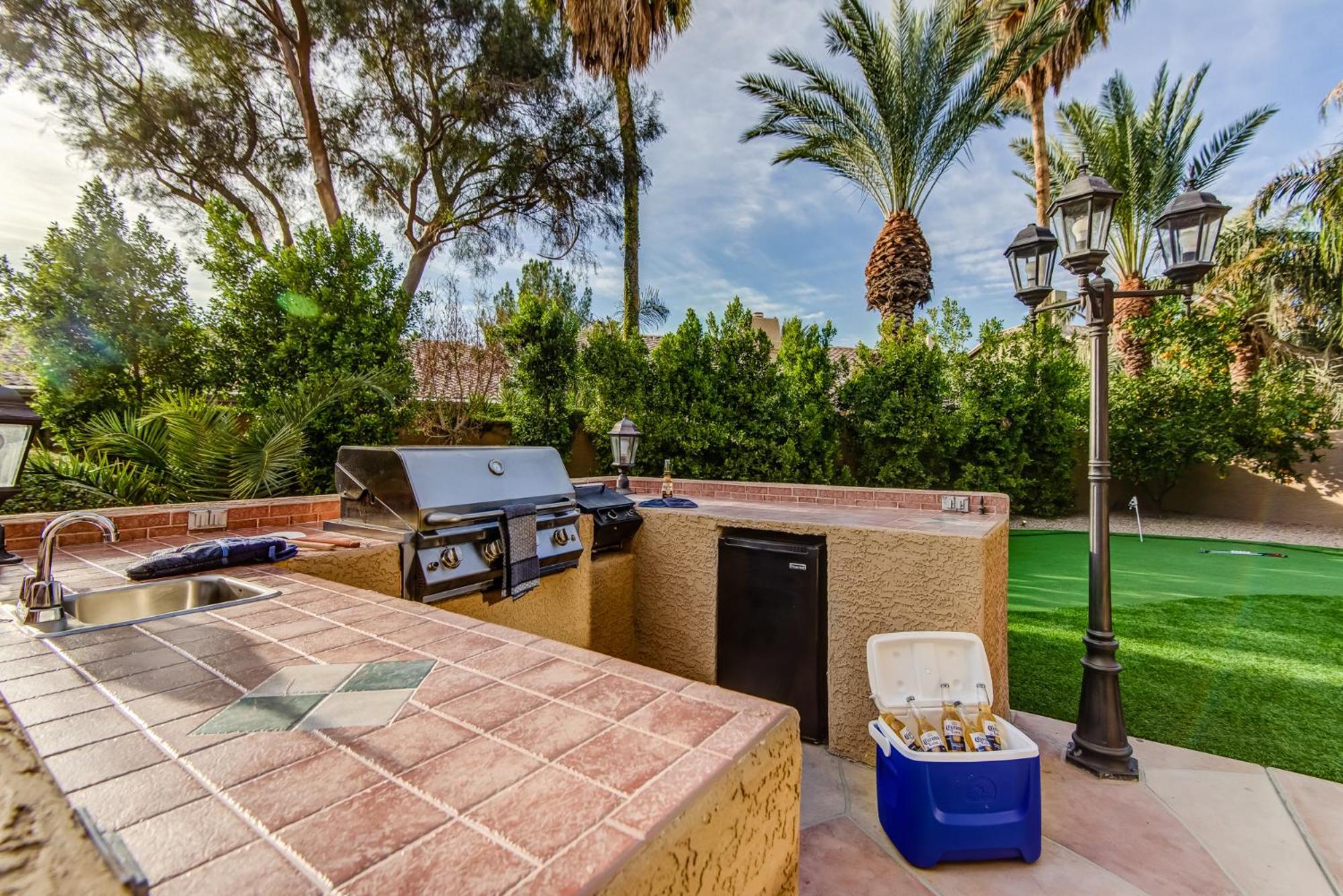 Scottsdale Desert Dream Estate Resort Style Lounging, Palm Trees, Pool & Hot Tub, Putting Green Phoenix Exterior photo