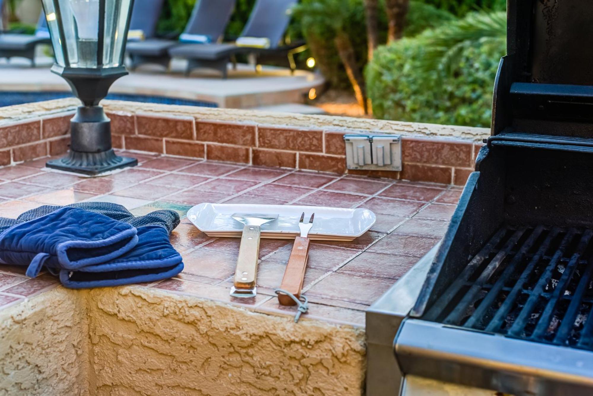 Scottsdale Desert Dream Estate Resort Style Lounging, Palm Trees, Pool & Hot Tub, Putting Green Phoenix Exterior photo