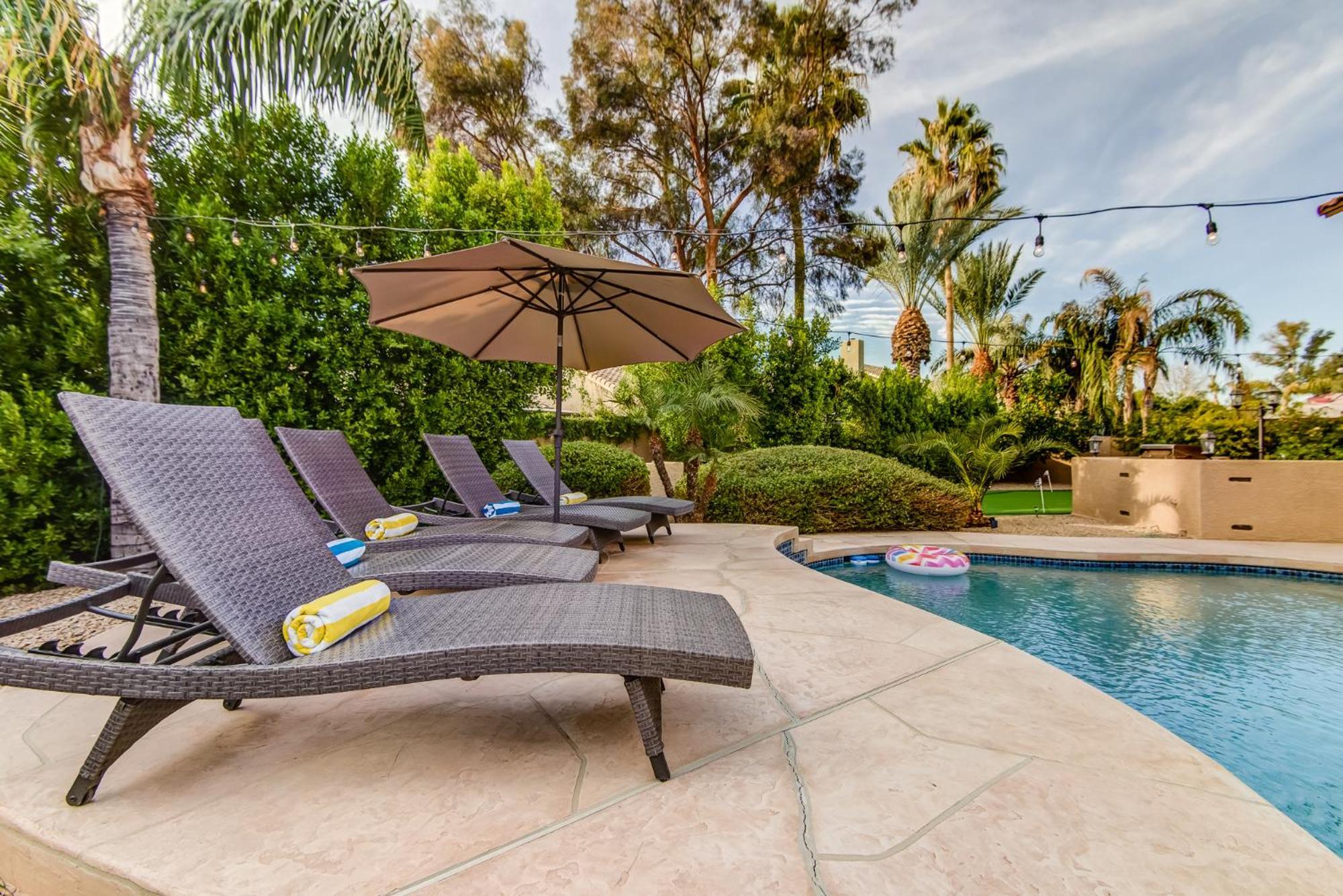 Scottsdale Desert Dream Estate Resort Style Lounging, Palm Trees, Pool & Hot Tub, Putting Green Phoenix Exterior photo